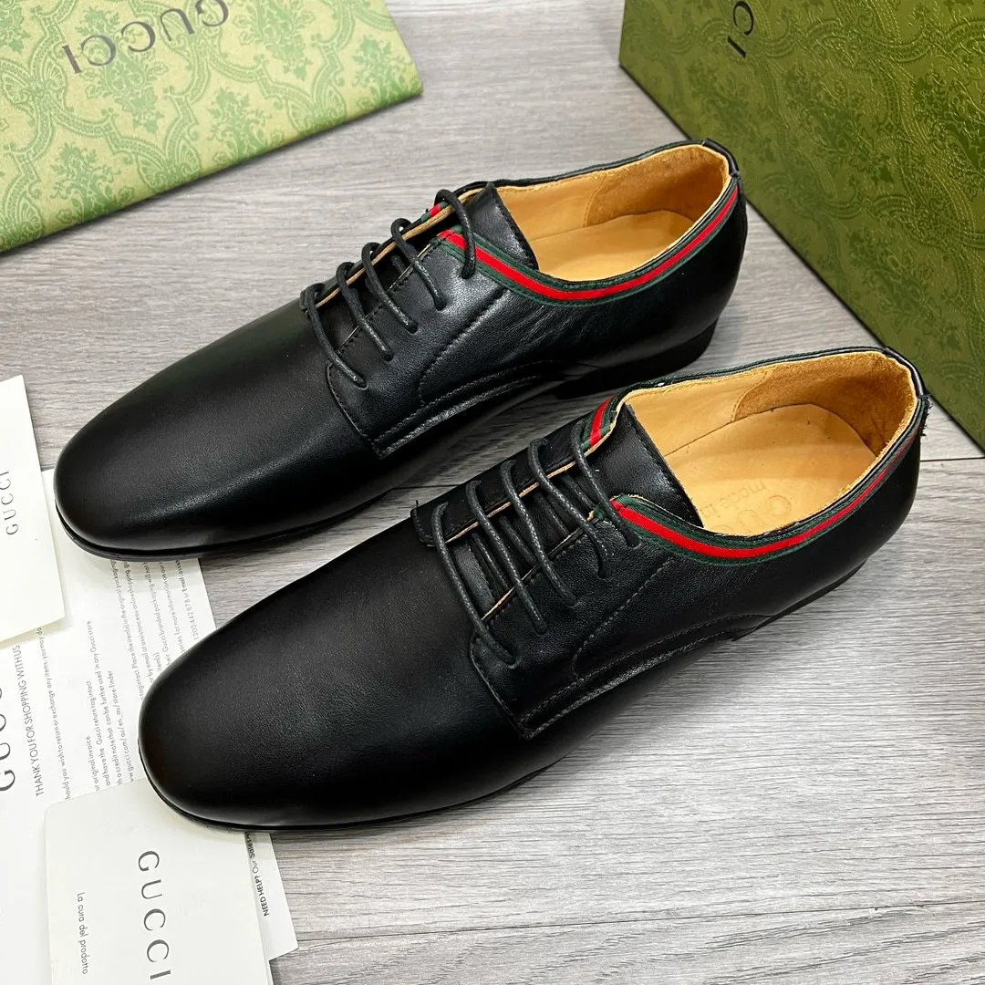Ex-factory price: 480💰-(Gucci) men’s loafers! Genuine molded horsebit, a classic must-have for your shoe cabinet! The feet are particularly delicate! This Gucci original version is a set last, and we are consistent with the counter! Therefore, it is more comfortable in terms of last shape and comfort! Take it to the counter and compare at will! Good shoes are more than just what they make! But grasp the essence from the inside out! Material: Imported first-layer cowhide! Genuine leather outsole imported from Italy, size: 39-44 (38/45 customized, non-refundable)